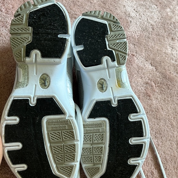 Danskin light weight sneakers - Picture 2 of 4